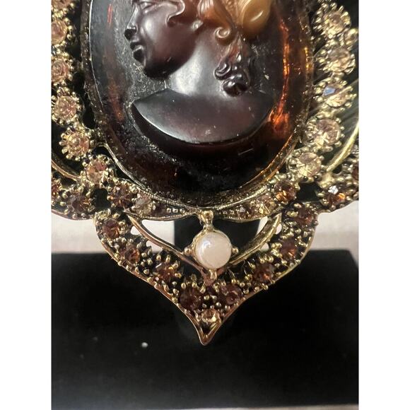 Vintage Hargo Amber Resin Left Facing Classical Cameo Brooch Rhinestones Read - Picture 10 of 16